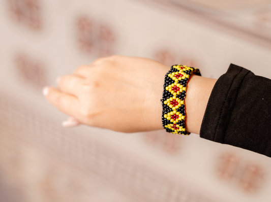 Hoori Handmade Floral Beaded Bracelet